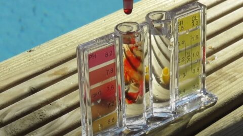 ¿Cómo subir el pH de la piscina rápidamente? Trucos y consejos